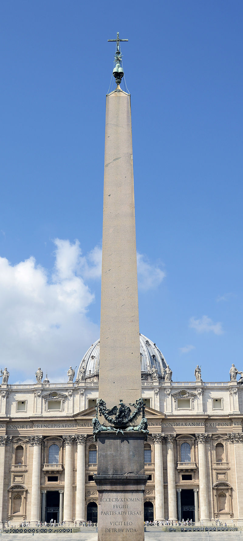 Pohanský obelisk vo Vatikáne